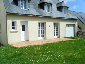 Гостиница Maison de 4 chambres avec jardin clos a Locmariaquer a 3 km de la plage  Локмарьякер